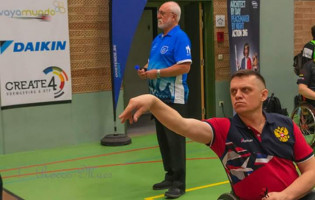 кликни чтобы увеличить: Иван Зотов в игре.